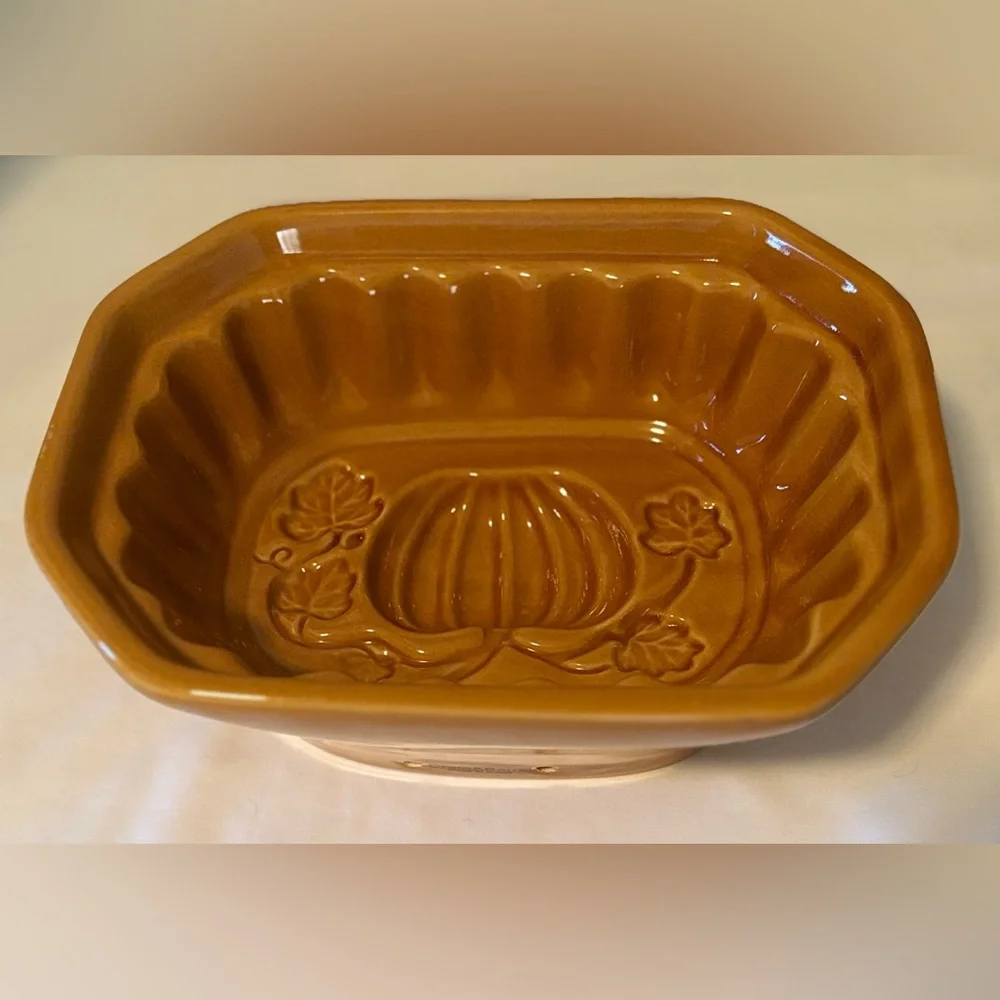 Vintage Crate & Barrel Ceramic Stoneware Pumpkin Bread Baking Dish / Jello Mold